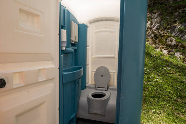 Best Portable restroom trailer rental  in Leoti, KS